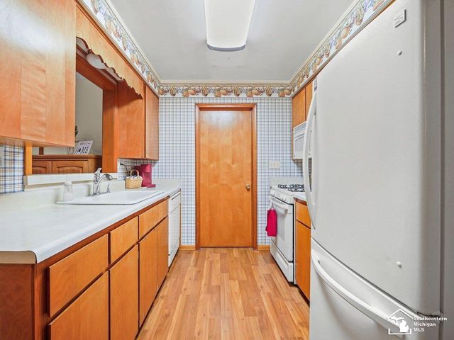 6712 Nanafield Drive, Bedford Twp, MI 48182