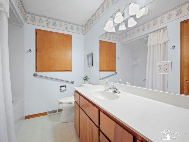 6712 Nanafield Drive, Bedford Twp, MI 48182