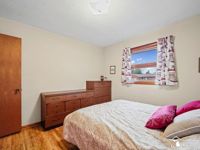 6712 Nanafield Drive, Bedford Twp, MI 48182