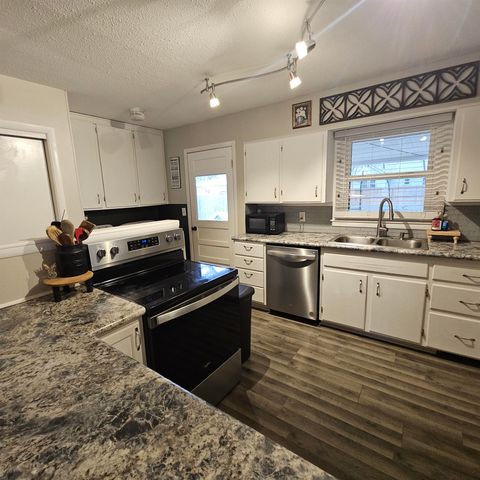 611 Marmaton, El Dorado, KS 67042