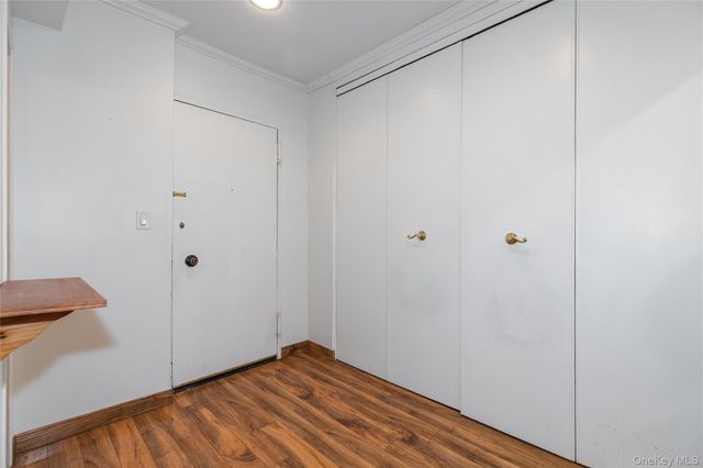 1 KENSINGTON GATE 302, Great Neck, NY 11021