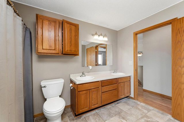 305 Mallard DRIVE, Holmen, WI 54636