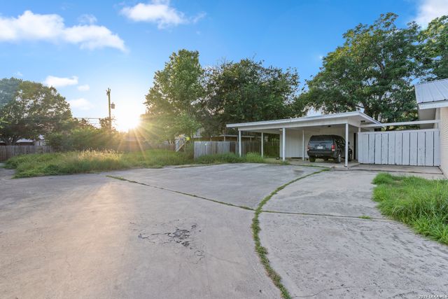 317-319 Gaiety Lane, Kirby, TX 78219