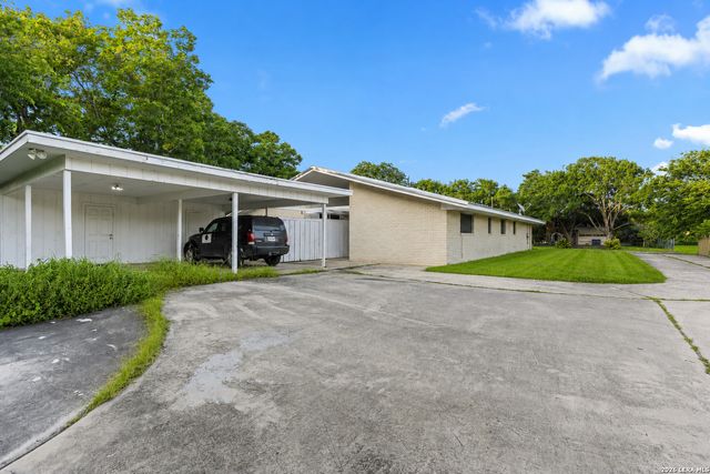 317-319 Gaiety Lane, Kirby, TX 78219