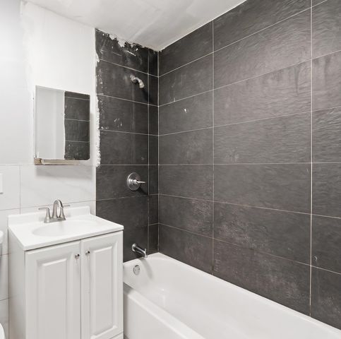 62 VAN REYPEN ST, Jc, Journal Square, NJ 07306