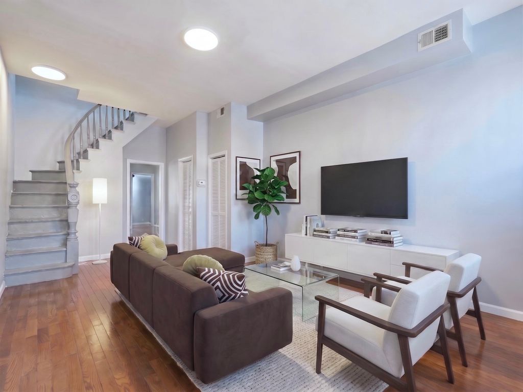 62 VAN REYPEN ST, Jc, Journal Square, NJ 07306