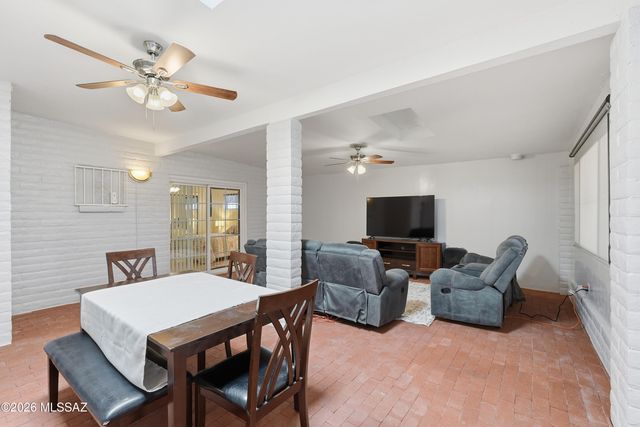 1142 N 13th Avenue, Tucson, AZ 85705