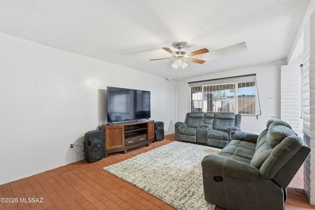 1142 N 13th Avenue, Tucson, AZ 85705