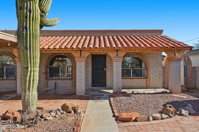1142 N 13th Avenue, Tucson, AZ 85705