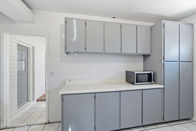 1142 N 13th Avenue, Tucson, AZ 85705