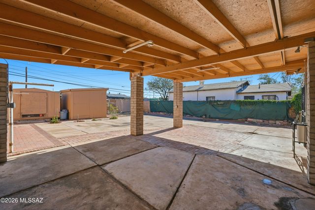 1142 N 13th Avenue, Tucson, AZ 85705