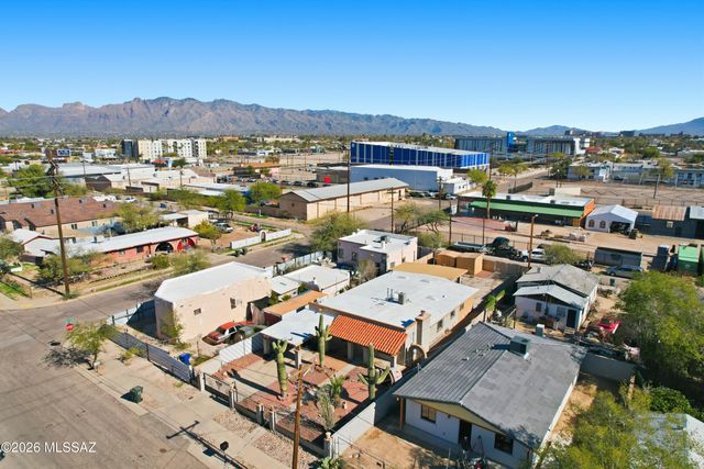 1142 N 13th Avenue, Tucson, AZ 85705