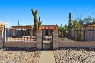 1142 N 13th Avenue, Tucson, AZ 85705