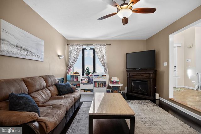 21 TIMBERLINE DR, Voorhees, NJ 08043