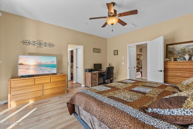 5227 Vista Heights Drive, Sparks, NV 89436