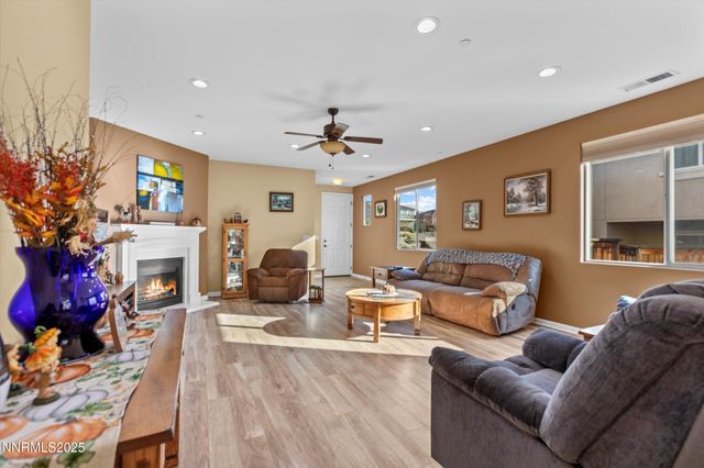 5227 Vista Heights Drive, Sparks, NV 89436