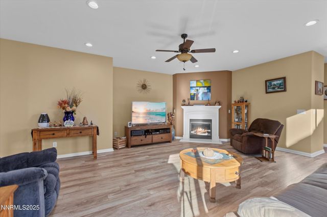 5227 Vista Heights Drive, Sparks, NV 89436