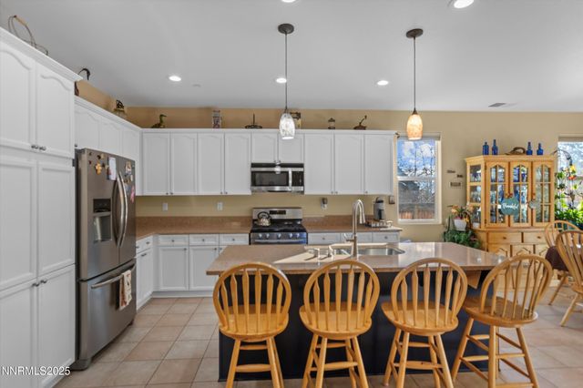 5227 Vista Heights Drive, Sparks, NV 89436