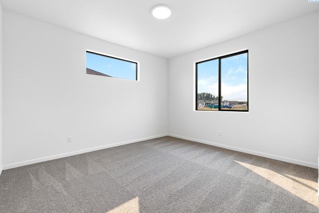 312 Amberly Ave, Grandview, WA 98930