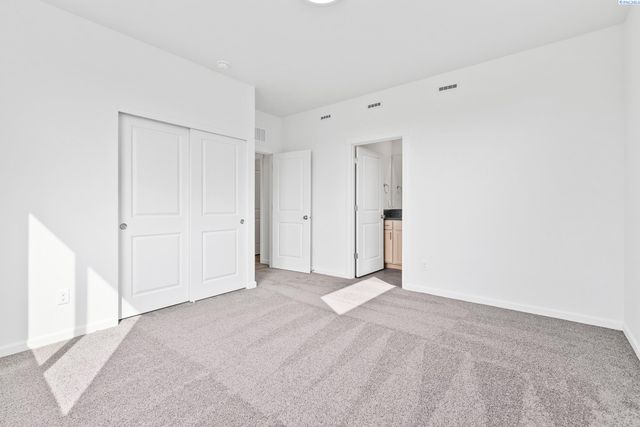 312 Amberly Ave, Grandview, WA 98930