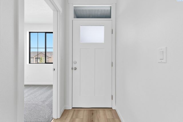 312 Amberly Ave, Grandview, WA 98930