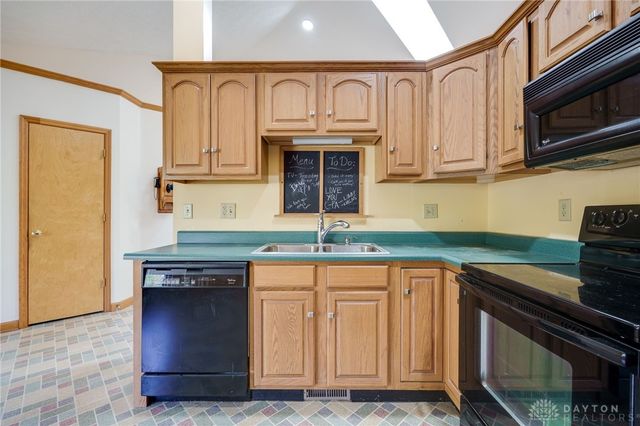 827 Shaney Lane, Brookville, OH 45309