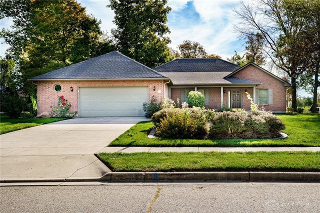 827 Shaney Lane, Brookville, OH 45309