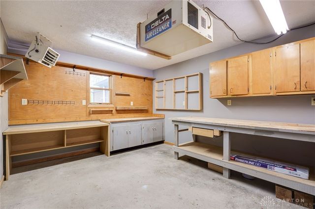 827 Shaney Lane, Brookville, OH 45309