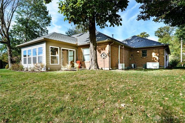 827 Shaney Lane, Brookville, OH 45309