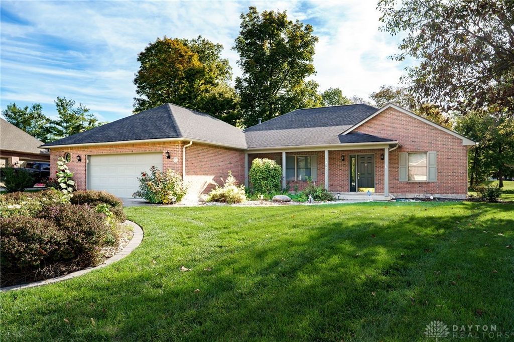827 Shaney Lane, Brookville, OH 45309