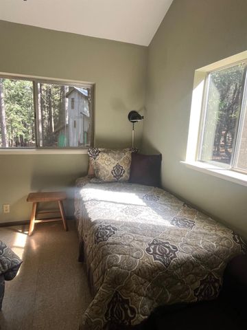 17360 Wyatt Earp Rd, Nevada City, CA 95959