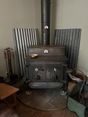 17360 Wyatt Earp Rd, Nevada City, CA 95959