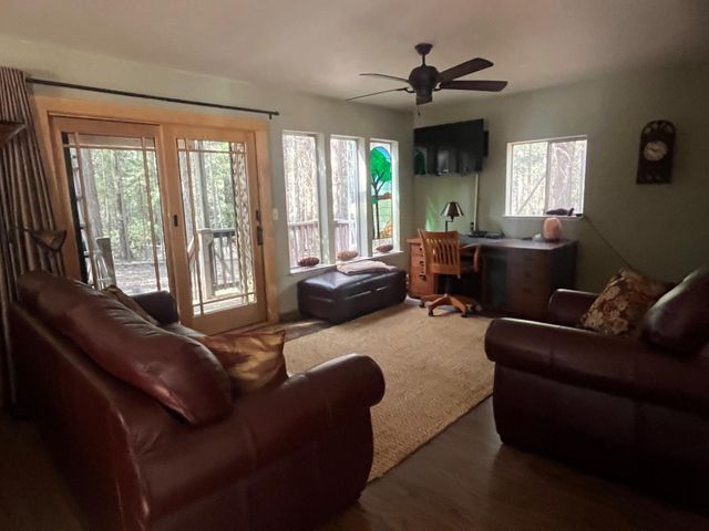 17360 Wyatt Earp Rd, Nevada City, CA 95959
