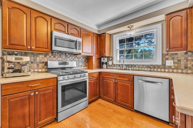 11201 Academy Court, Plymouth Charter Twp, MI 48170