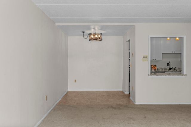 329 Geneva Avenue N 204, Oakdale, MN 55128