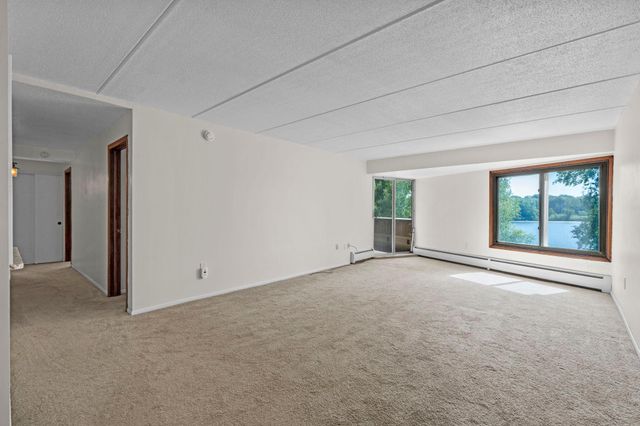 329 Geneva Avenue N 204, Oakdale, MN 55128