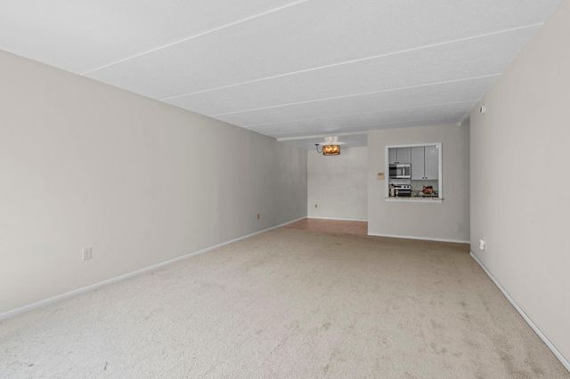 329 Geneva Avenue N 204, Oakdale, MN 55128