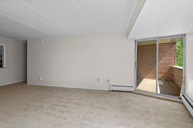 329 Geneva Avenue N 204, Oakdale, MN 55128