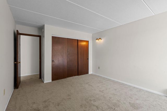329 Geneva Avenue N 204, Oakdale, MN 55128