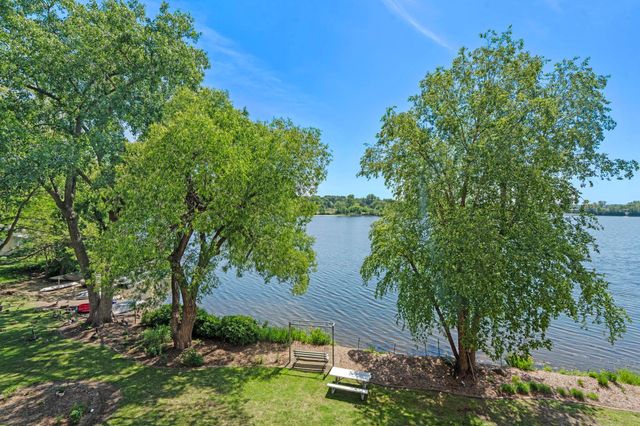 329 Geneva Avenue N 204, Oakdale, MN 55128