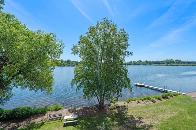 329 Geneva Avenue N 204, Oakdale, MN 55128