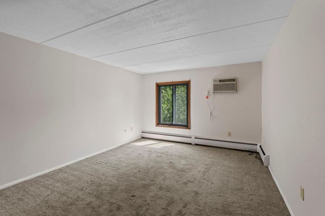 329 Geneva Avenue N 204, Oakdale, MN 55128