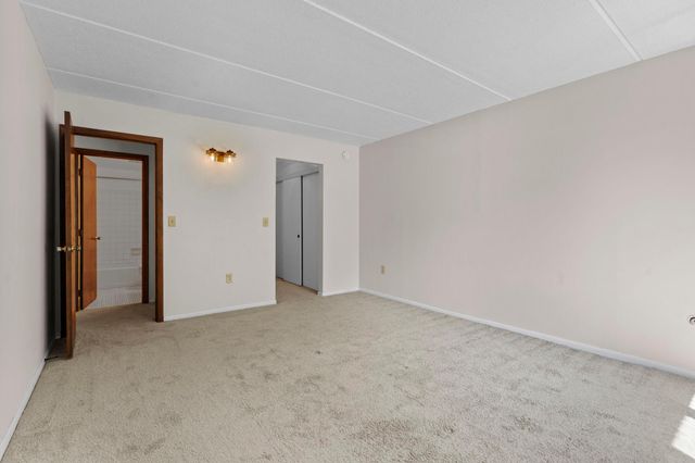 329 Geneva Avenue N 204, Oakdale, MN 55128