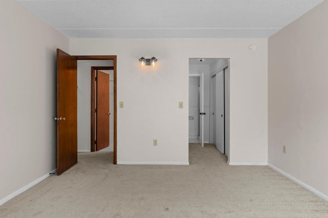 329 Geneva Avenue N 204, Oakdale, MN 55128