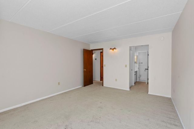 329 Geneva Avenue N 204, Oakdale, MN 55128