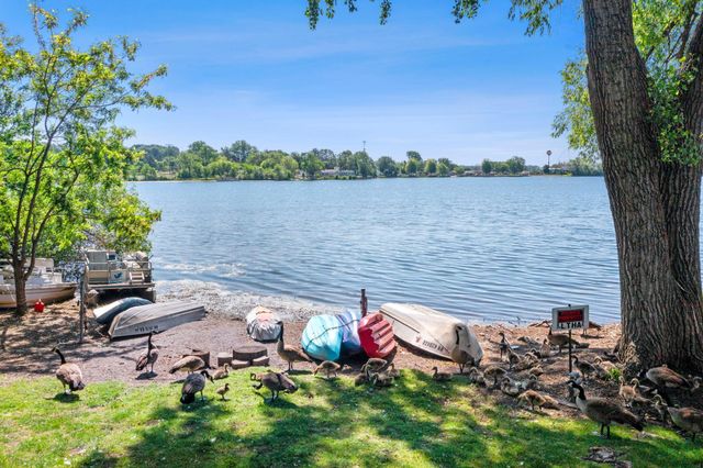 329 Geneva Avenue N 204, Oakdale, MN 55128