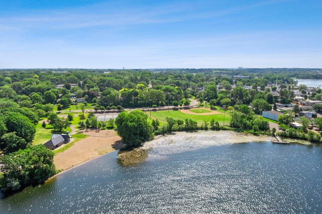 329 Geneva Avenue N 204, Oakdale, MN 55128