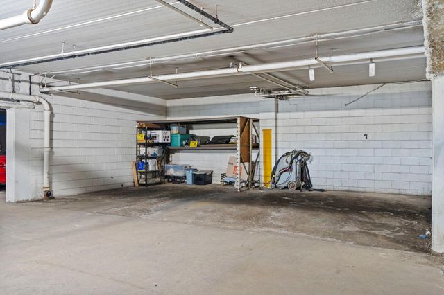 329 Geneva Avenue N 204, Oakdale, MN 55128