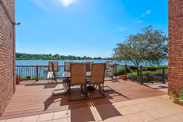 329 Geneva Avenue N 204, Oakdale, MN 55128