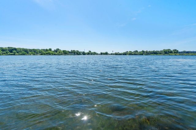 329 Geneva Avenue N 204, Oakdale, MN 55128